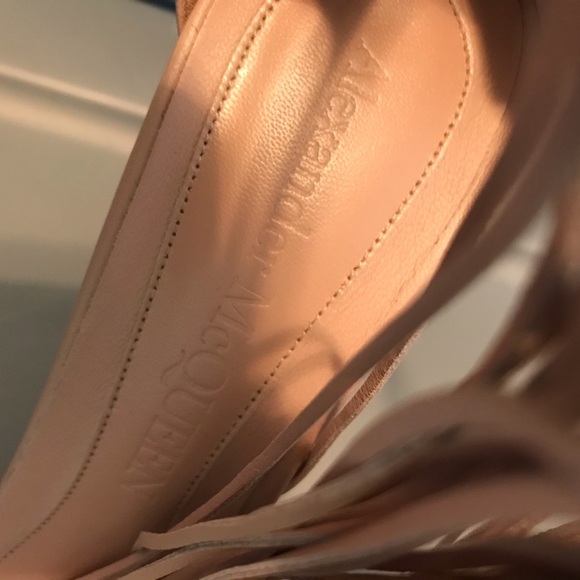 Alexander McQueen shoes size 38 pink with fringe.. from off 7th show NYC $1090 - Picture 2 of 10